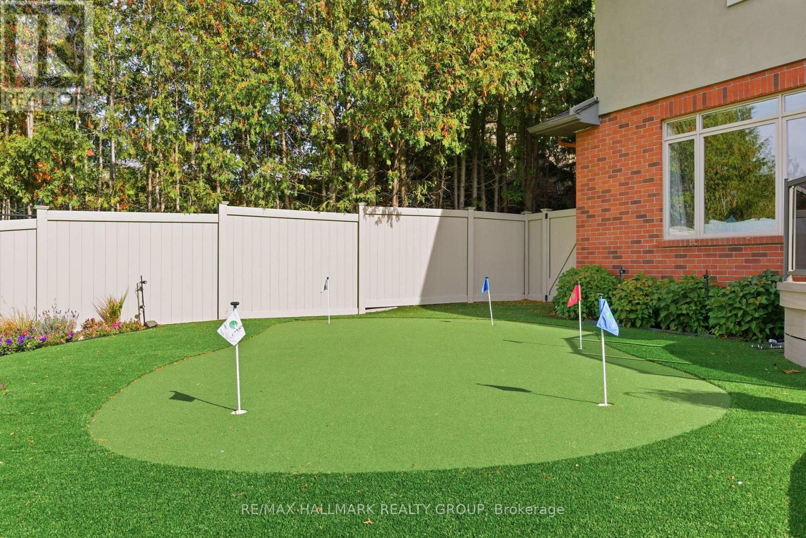 Putting green - 91 Shaughnessy Crescent, Ottawa, ON - Outdoor