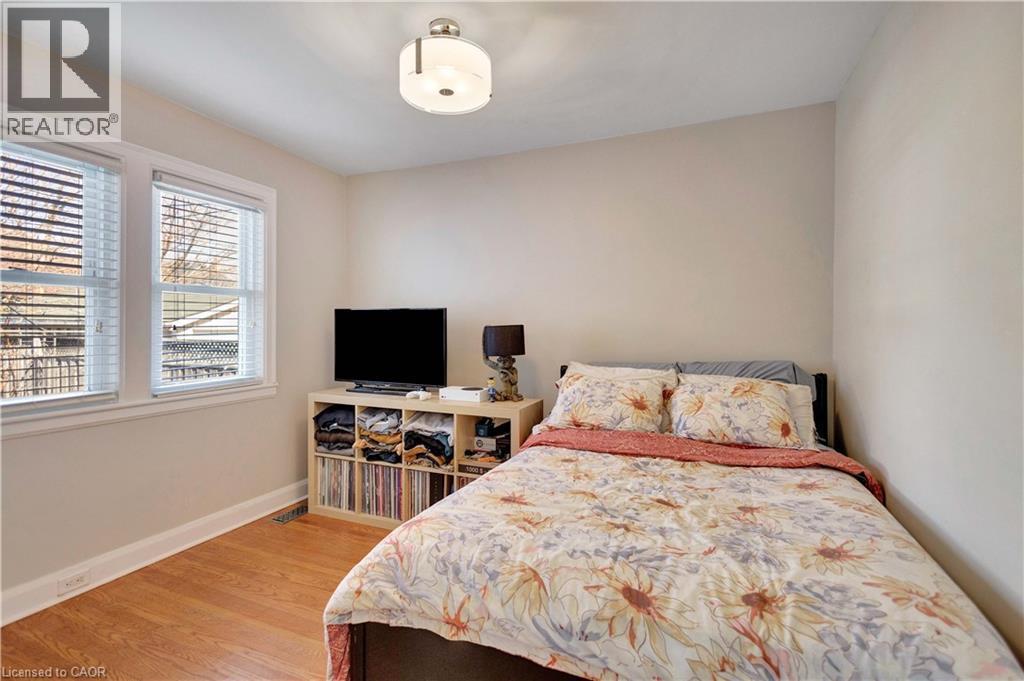 20 Barons Avenue S, Hamilton, ON - Indoor Photo Showing Bedroom