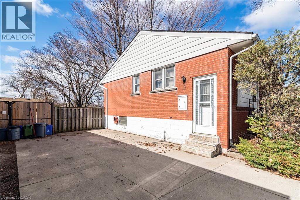 124 Broker Drive, Hamilton, ON - Outdoor