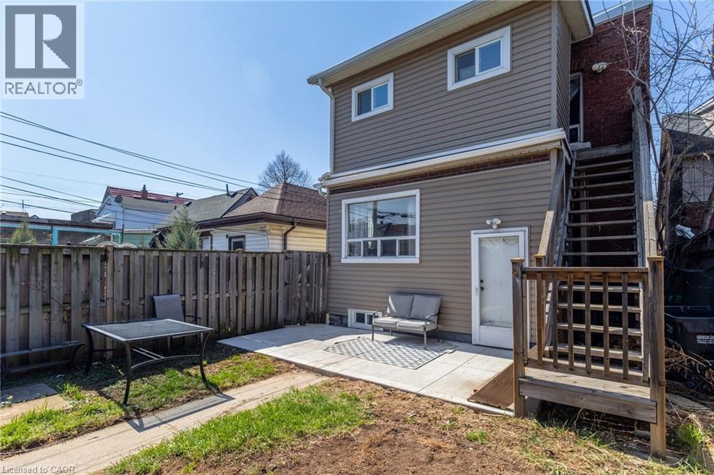 174 Rosslyn Avenue N, Hamilton, ON - Outdoor With Exterior