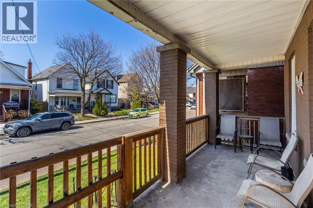 174 Rosslyn Avenue N, Hamilton, ON - Outdoor