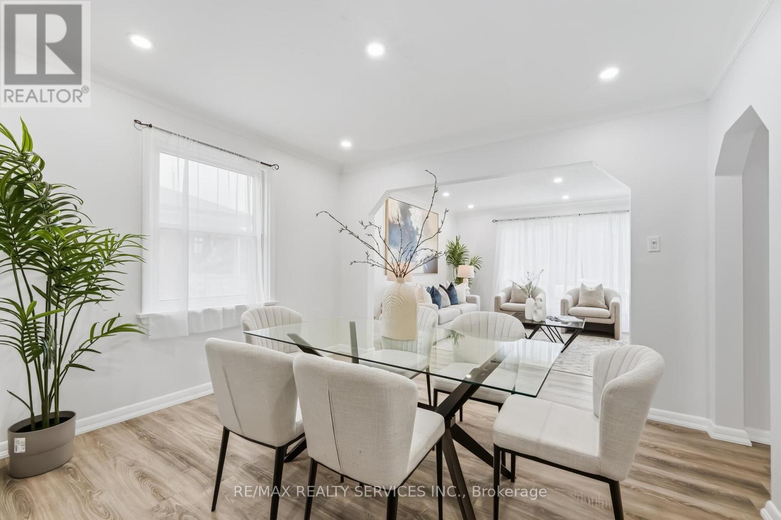 6 Bonnyview Drive, Toronto, ON - Indoor Photo Showing Dining Room