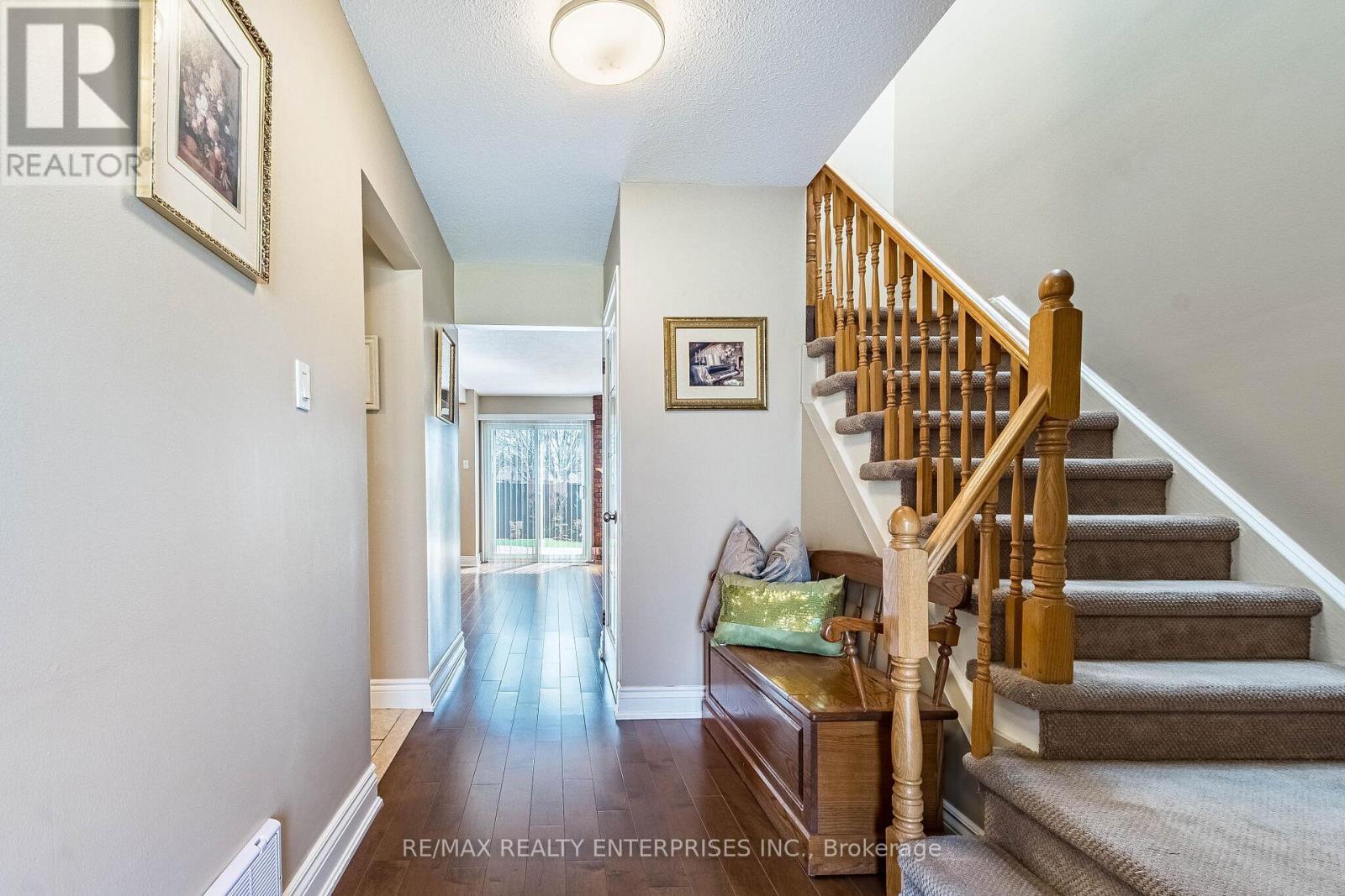 Large Open Foyer - 3016 Rymal Road, Mississauga, ON - Indoor Photo Showing Other Room