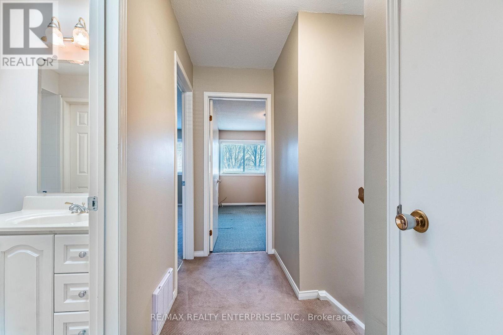 Upper Hallway - 3016 Rymal Road, Mississauga, ON - Indoor