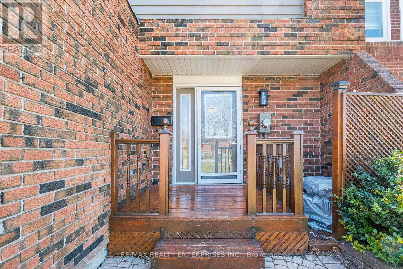 Front Entrance Porch with A/C by the front - 3016 Rymal Road, Mississauga, ON - Photo Showing Other Room