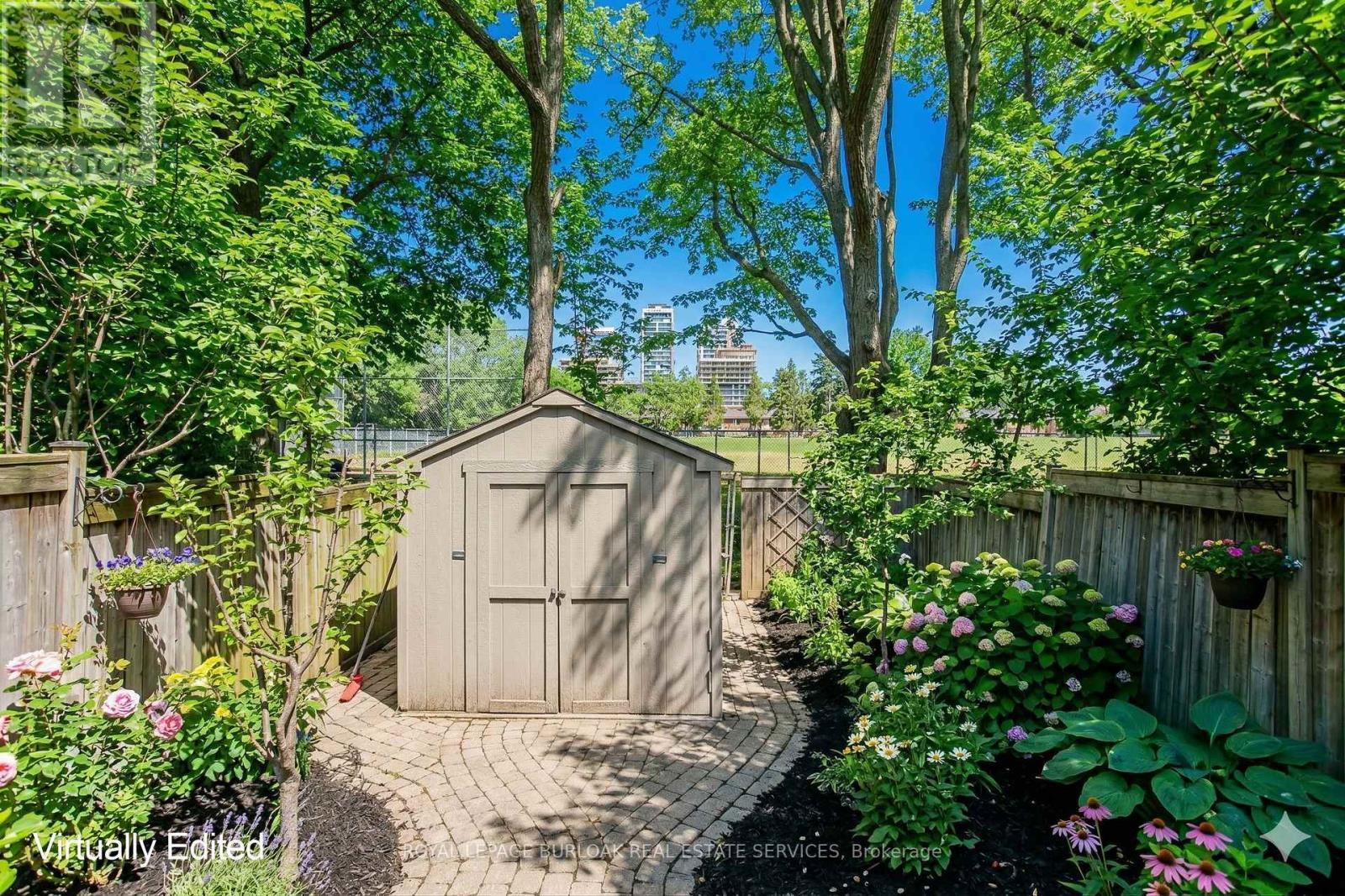 2121 Prospect Street, Burlington, ON - Outdoor