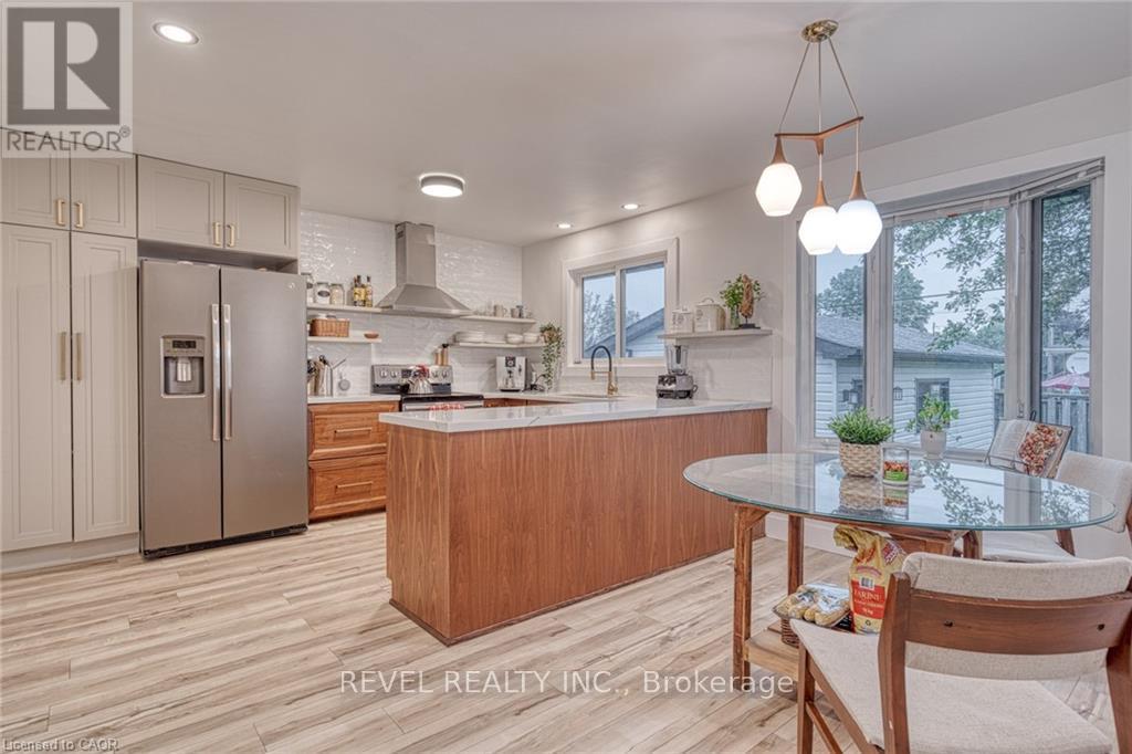 1141 Mohawk Road E, Hamilton, ON - Indoor