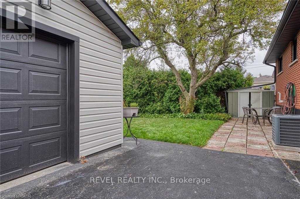 1141 Mohawk Road E, Hamilton, ON - Outdoor