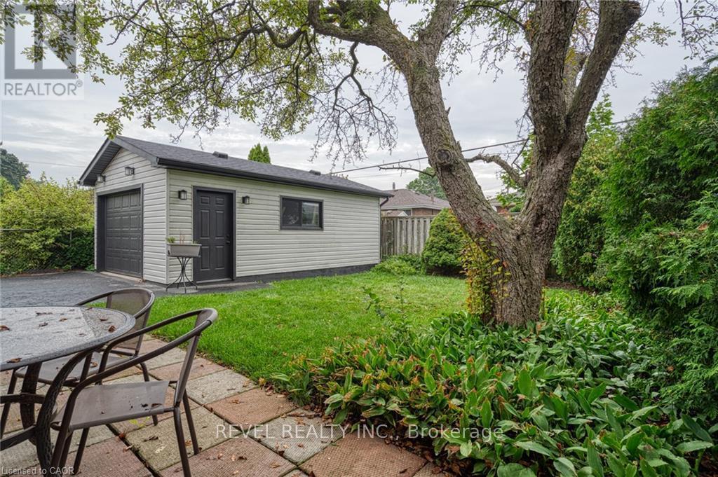 1141 Mohawk Road E, Hamilton, ON - Outdoor