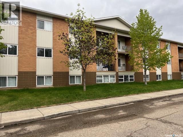 302 8Th Avenue Sw, Biggar, SK - Outdoor