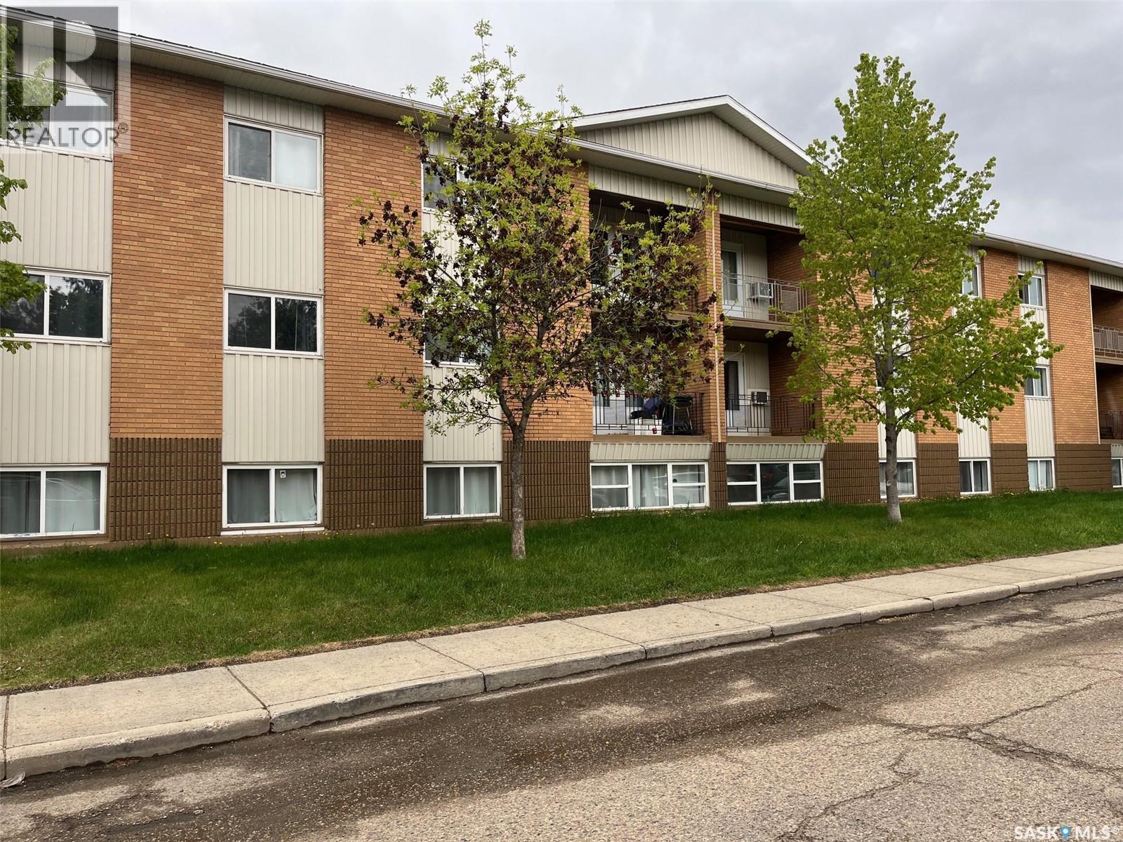 302 8Th Avenue Sw, Biggar, SK - Outdoor