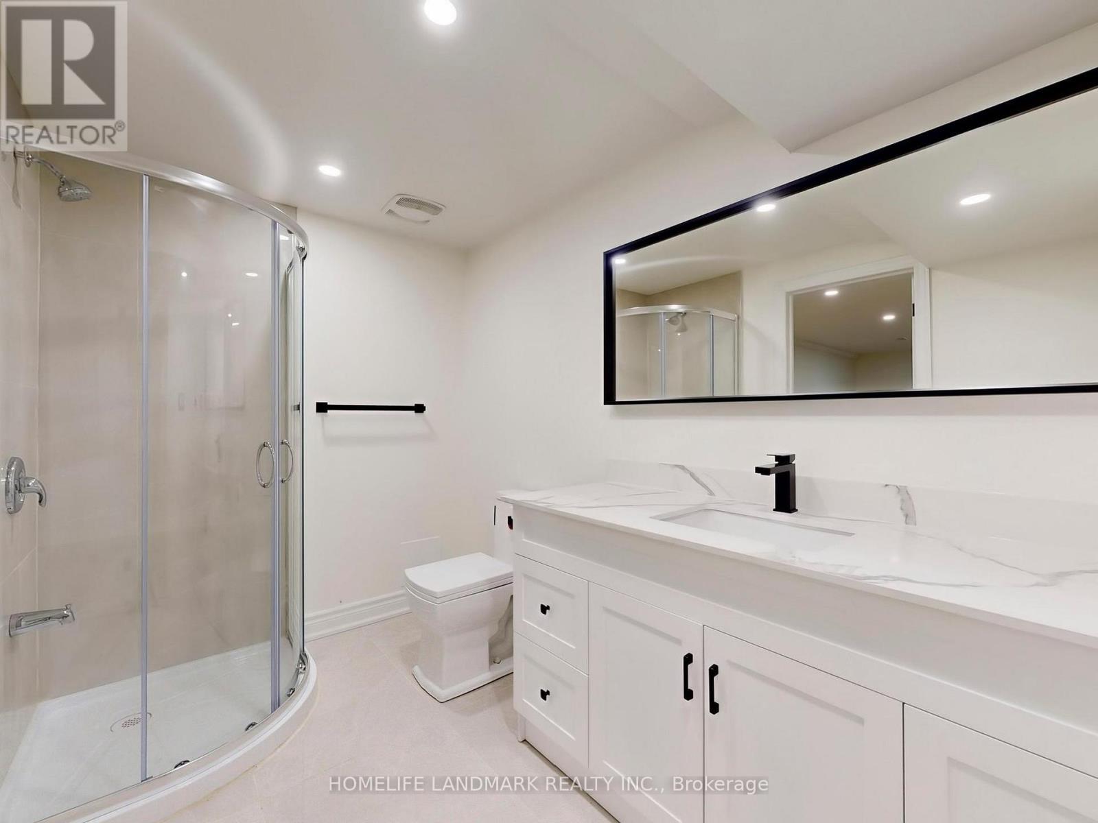 27 Penny Crescent, Markham, ON - Indoor Photo Showing Bathroom