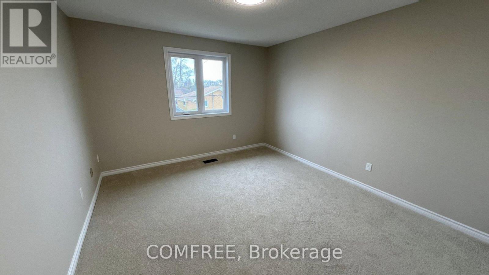 1320 Notting Hill Avenue, Ottawa, ON - Indoor Photo Showing Other Room