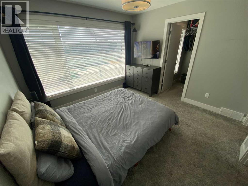 959 Miners Boulevard W, Lethbridge, AB - Indoor Photo Showing Bedroom