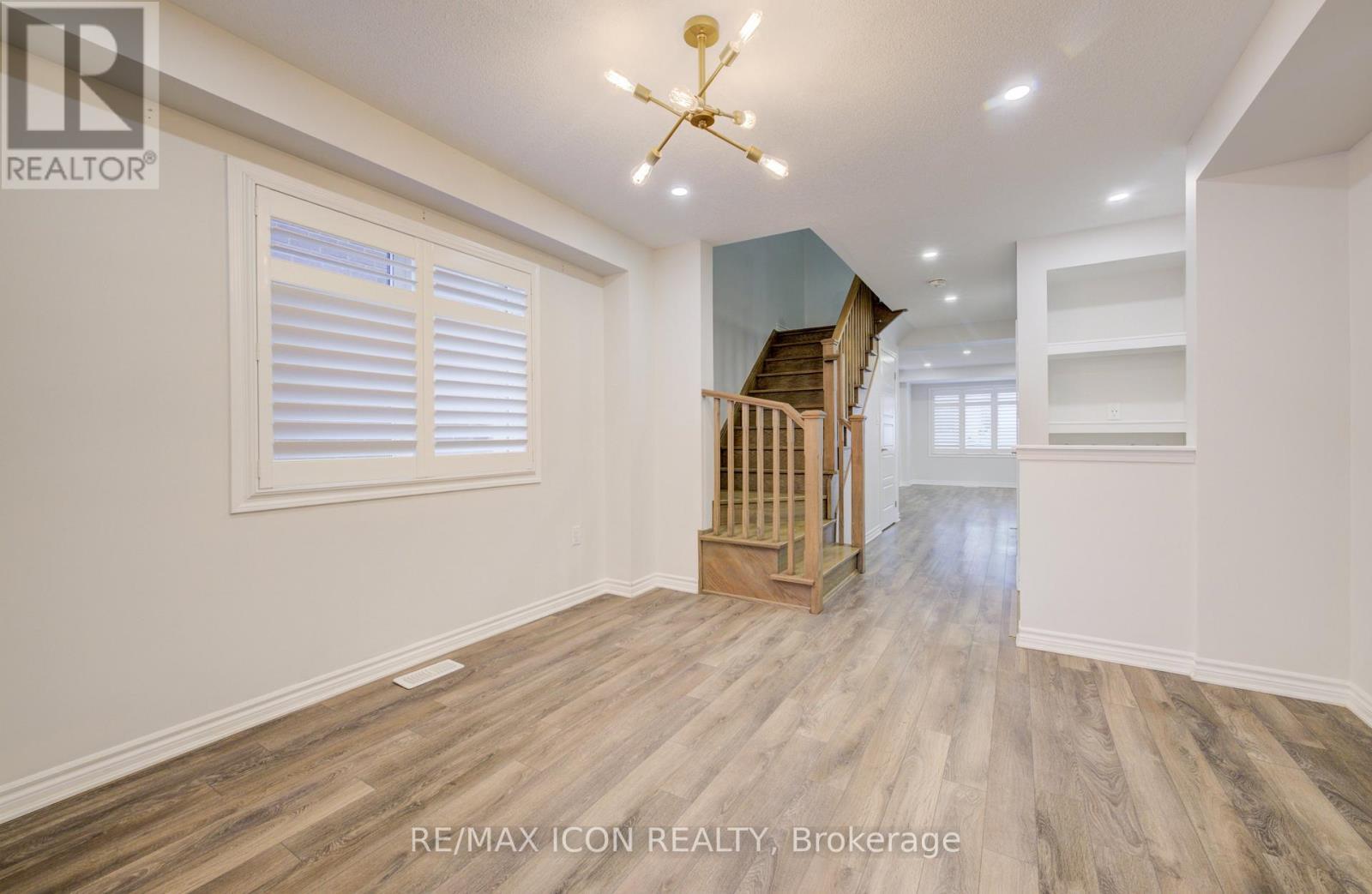 302 Jean Landing, Milton, ON - Indoor Photo Showing Other Room