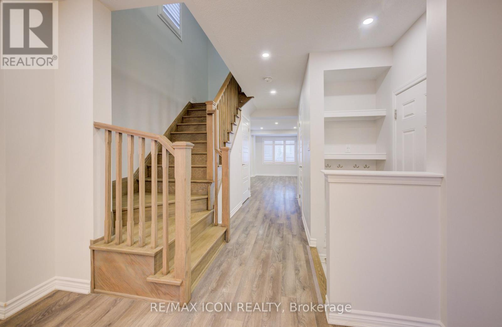302 Jean Landing, Milton, ON - Indoor Photo Showing Other Room