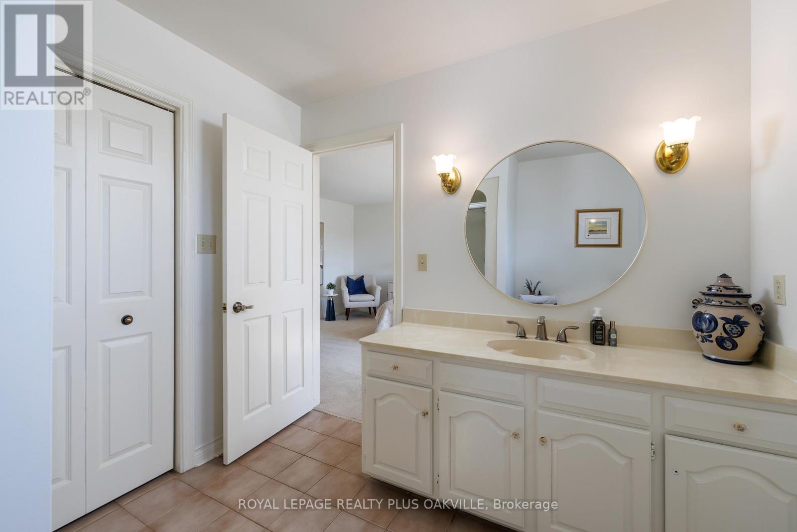 258 Shoreacres Road, Burlington, ON - Indoor Photo Showing Bathroom