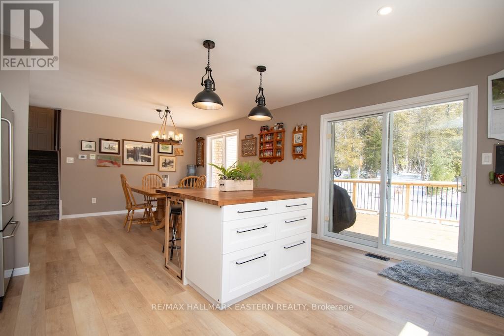 1079 Rock Road, Douro-Dummer, ON - Indoor