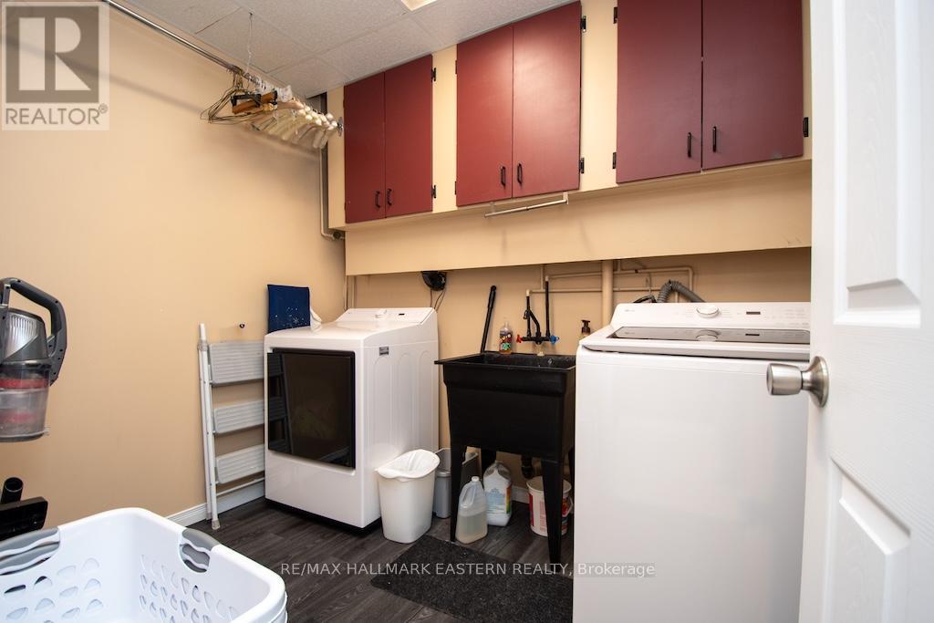 1079 Rock Road, Douro-Dummer, ON - Indoor Photo Showing Laundry Room