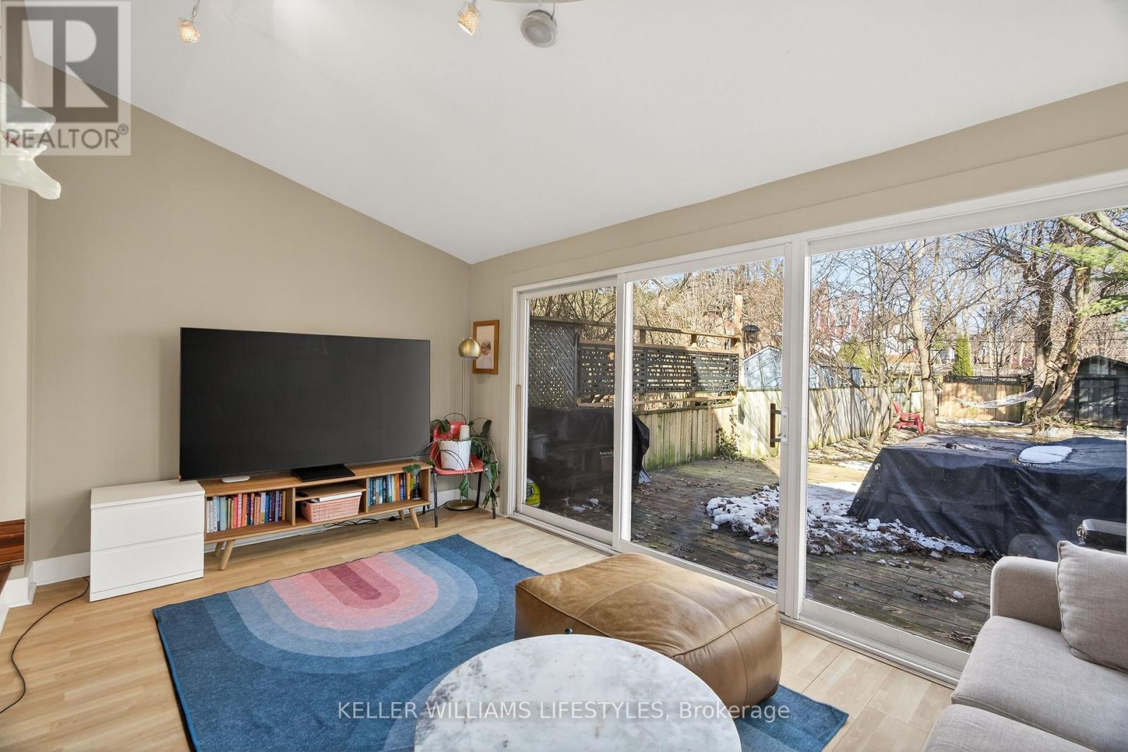 882.5 William Street, London East (East B), ON - Indoor Photo Showing Living Room