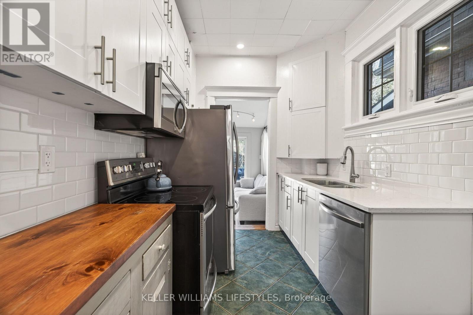 882.5 William Street, London East (East B), ON - Indoor Photo Showing Kitchen With Upgraded Kitchen