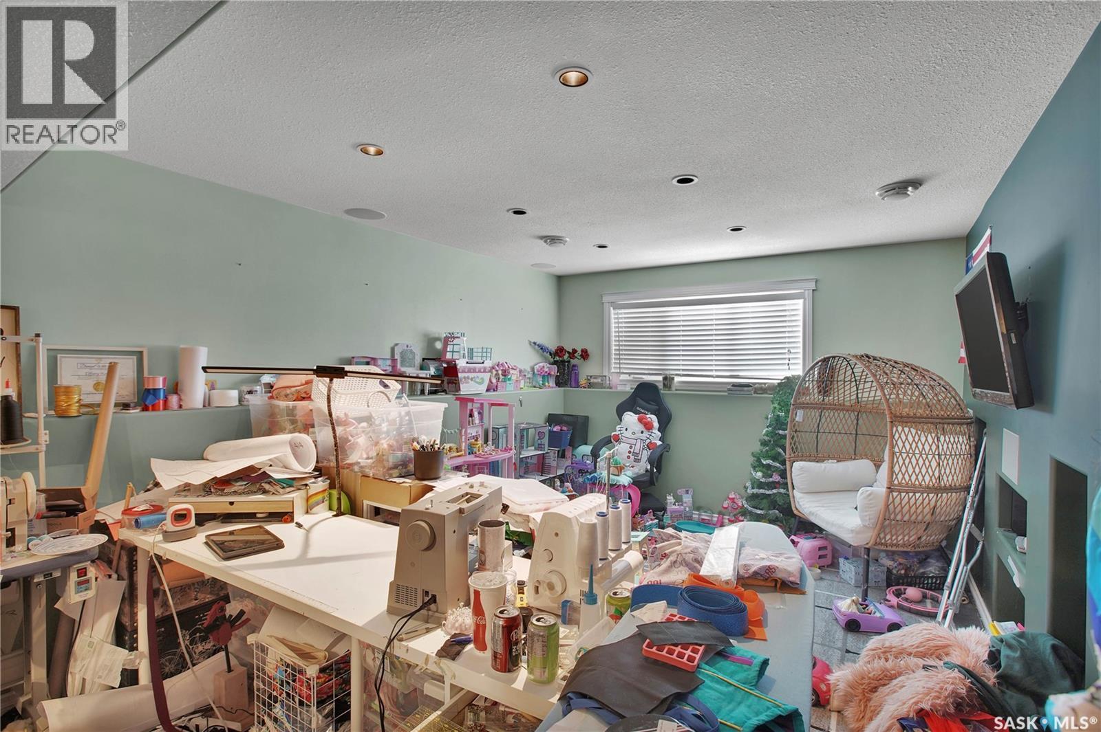 319 Crystal Way, Warman, SK - Indoor Photo Showing Other Room