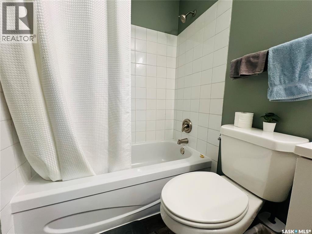 308 1140 9Th Avenue Ne, Swift Current, SK - Indoor Photo Showing Bathroom
