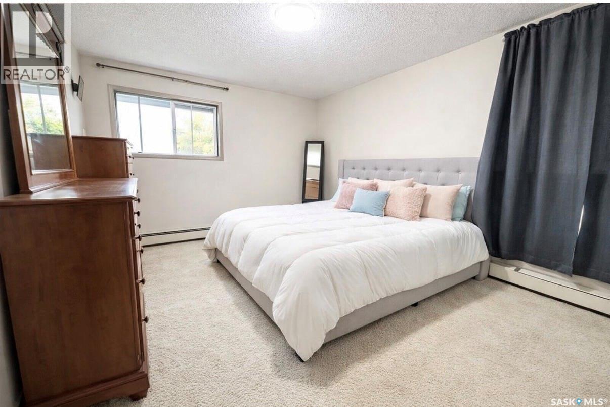 308 1140 9Th Avenue Ne, Swift Current, SK - Indoor Photo Showing Bedroom