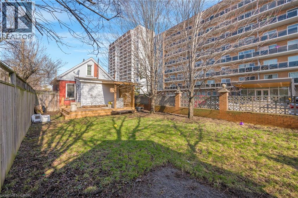 6 Ben Lomond Place, Hamilton, ON - Outdoor