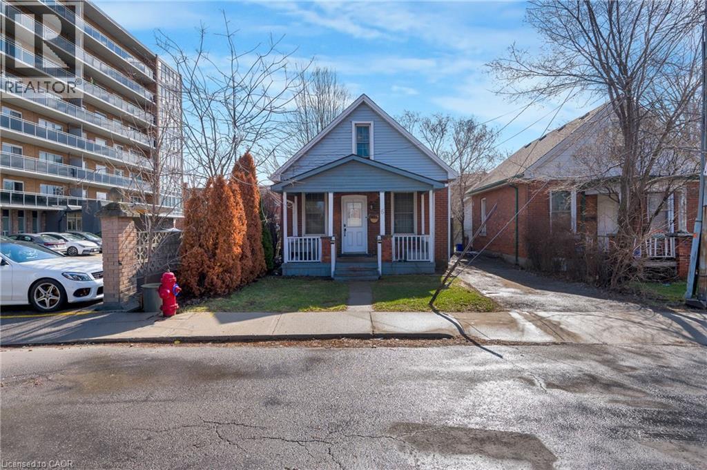 View of front of property with covered porch - 6 Ben Lomond Place, Hamilton, ON - Outdoor