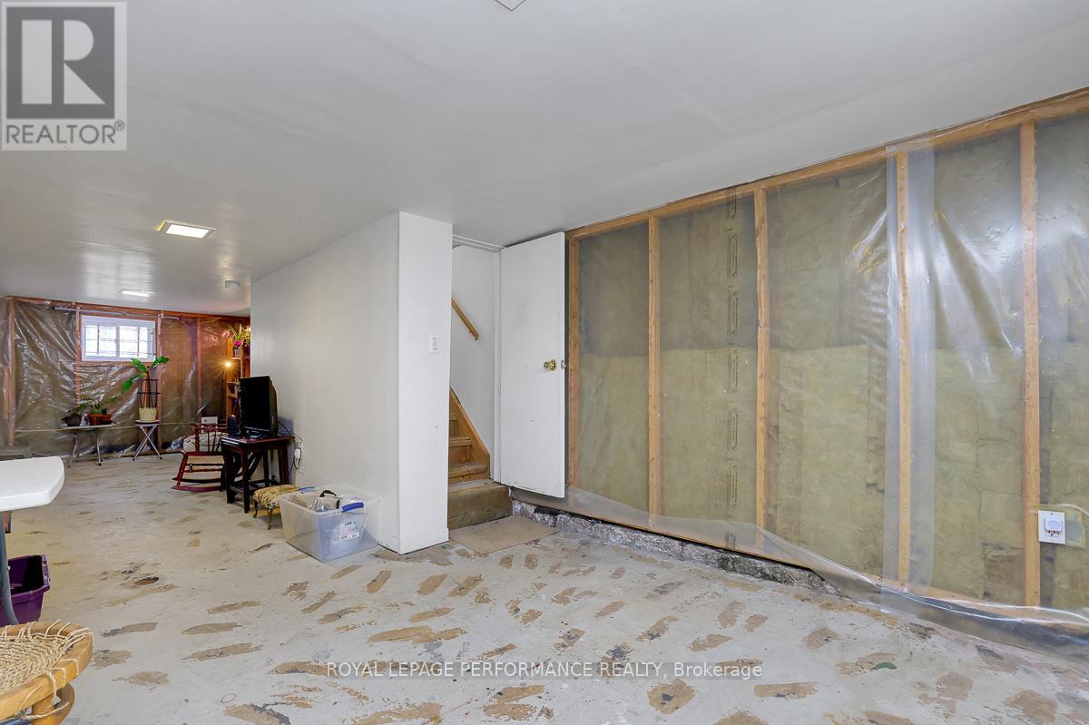 1141 North River Road, Ottawa, ON - Indoor
