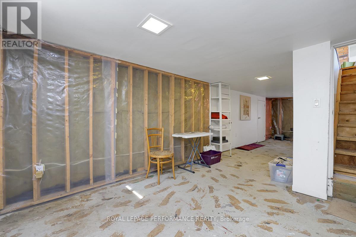1141 North River Road, Ottawa, ON - Indoor