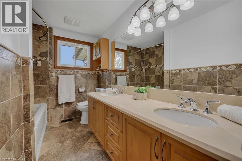 617 Eighth Road E, Stoney Creek, ON