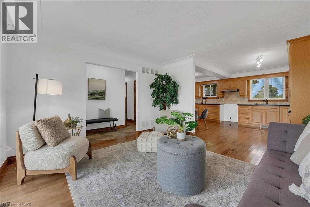 617 Eighth Road E, Stoney Creek, ON