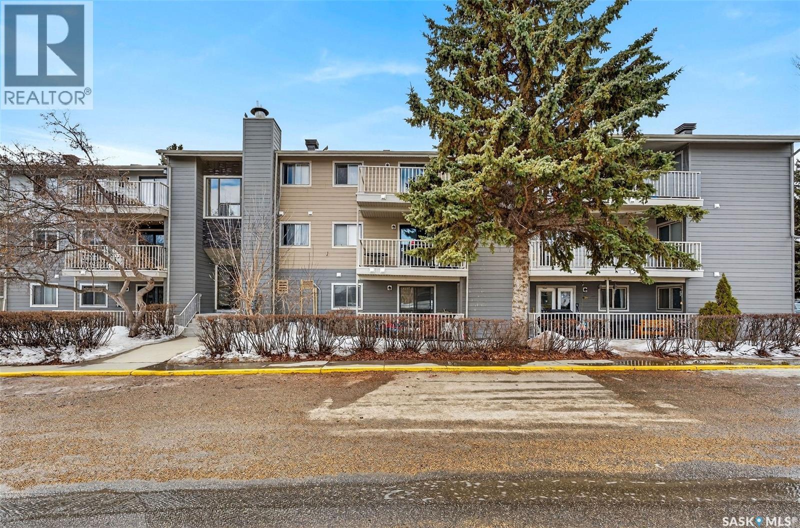 105H 1121 Mckercher Drive, Saskatoon, SK - Outdoor With Balcony With Facade