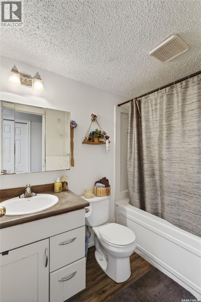 105H 1121 Mckercher Drive, Saskatoon, SK - Indoor Photo Showing Bathroom