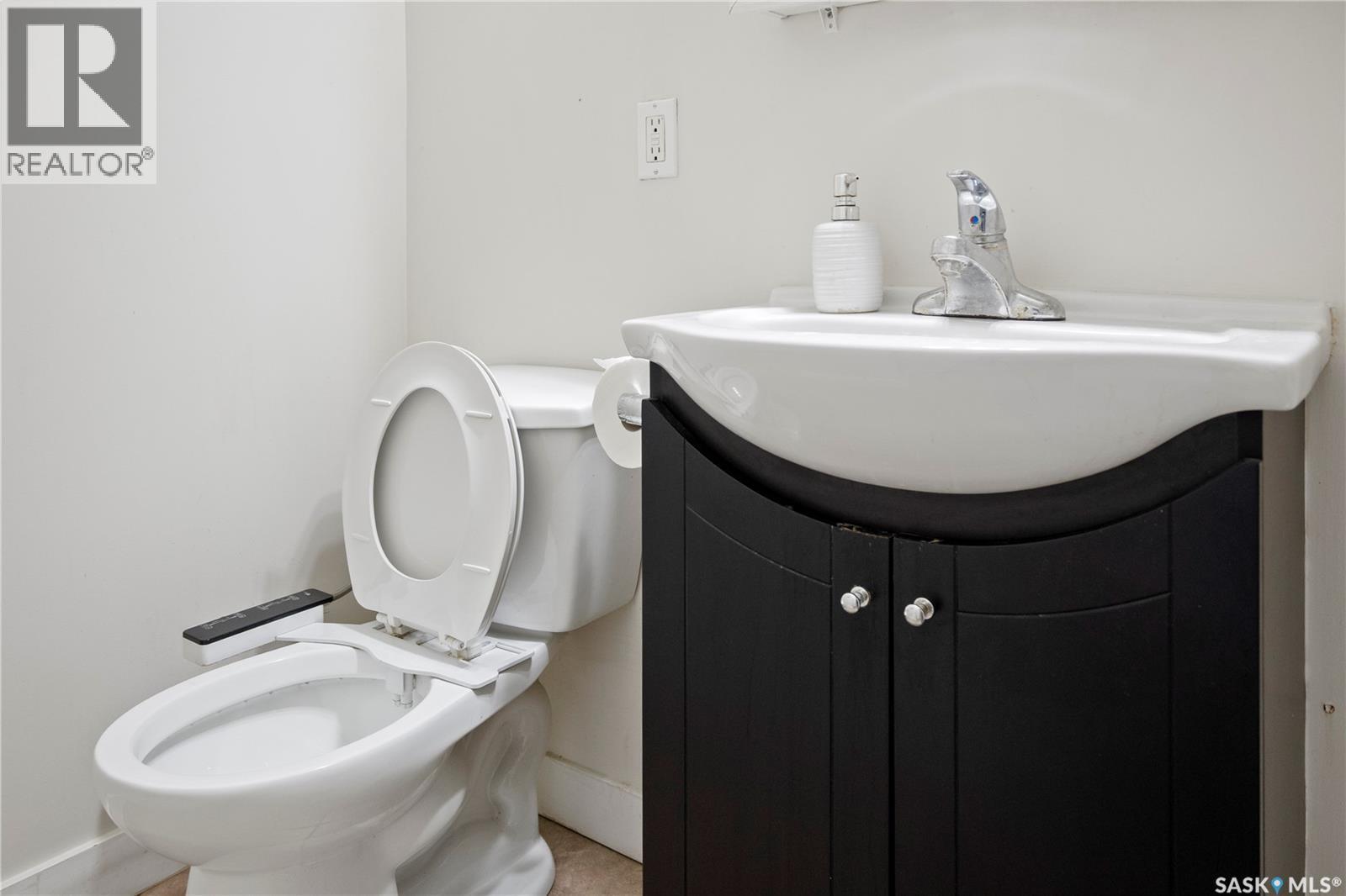 265 Magee Crescent, Regina, SK - Indoor Photo Showing Bathroom
