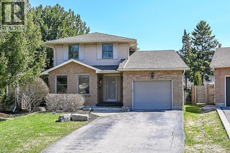 621 Tomahawk Crescent, Ancaster, ON - Outdoor With Facade