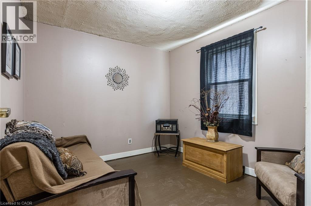 810 Tate Avenue, Hamilton, ON - Indoor