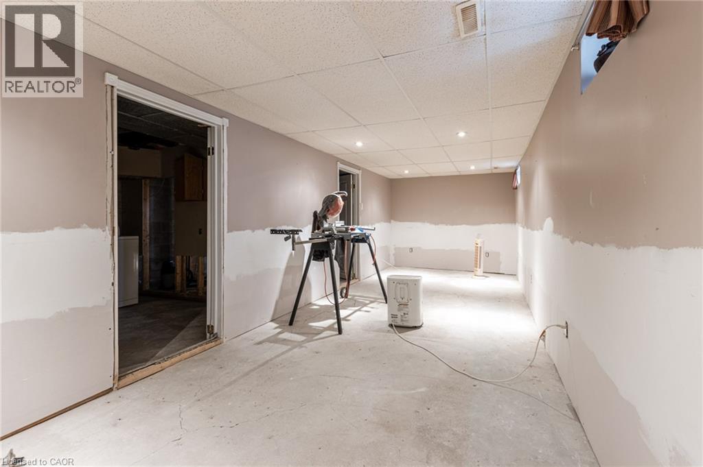 810 Tate Avenue, Hamilton, ON - Indoor