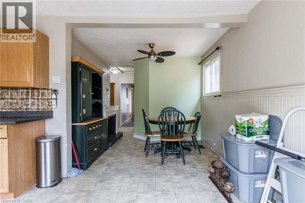 810 Tate Avenue, Hamilton, ON - Indoor Photo Showing Other Room