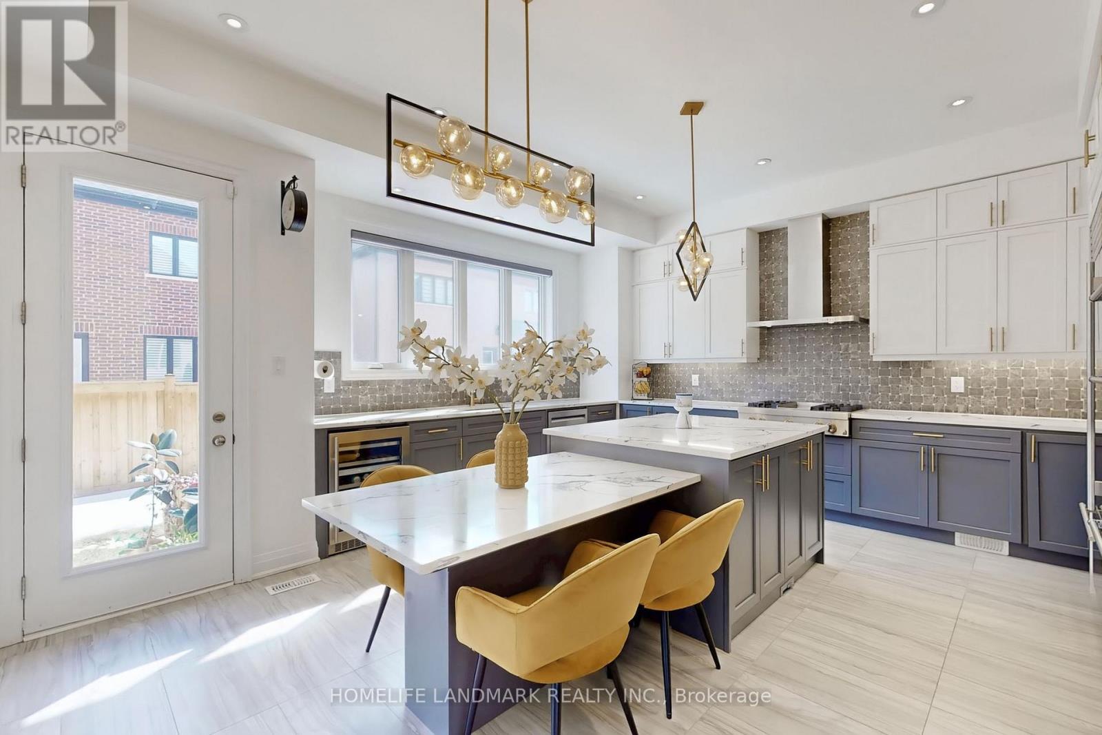2438 Irene Crescent, Oakville, ON - Indoor