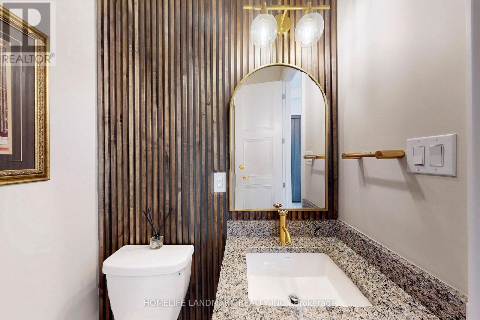 2438 Irene Crescent, Oakville, ON - Indoor Photo Showing Bathroom