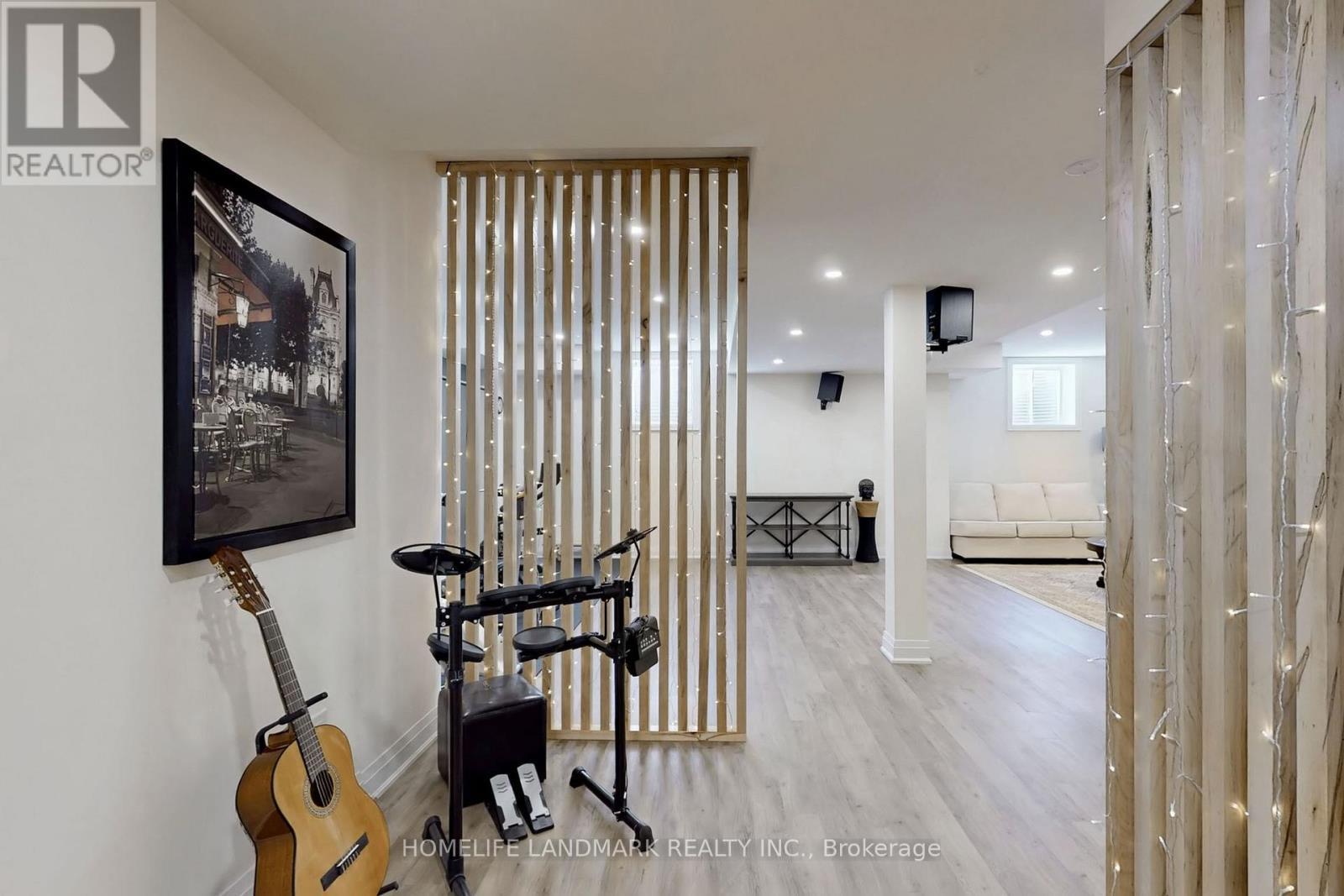 2438 Irene Crescent, Oakville, ON - Indoor Photo Showing Other Room