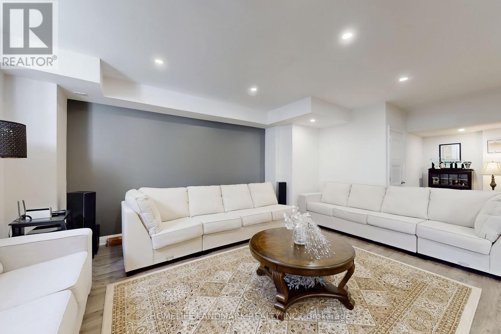 2438 Irene Crescent, Oakville, ON - Indoor Photo Showing Living Room