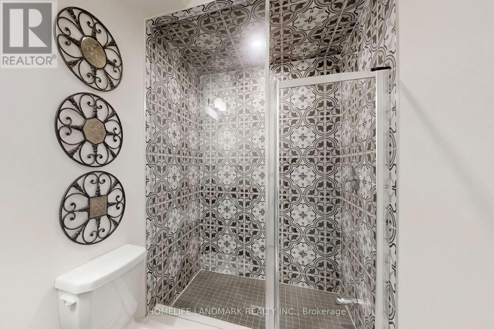 2438 Irene Crescent, Oakville, ON - Indoor Photo Showing Bathroom