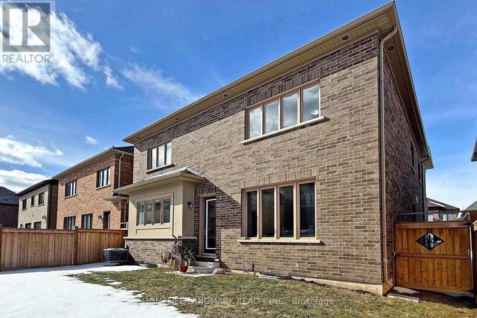 2438 Irene Crescent, Oakville, ON - Outdoor