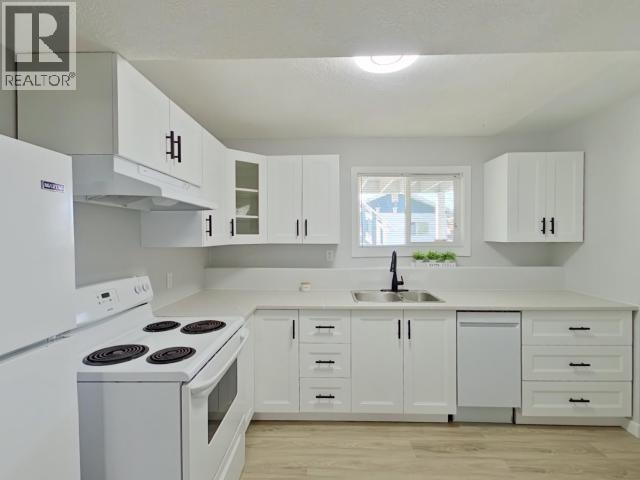 3845 Quadra Ave, Powell River, BC - Indoor Photo Showing Kitchen