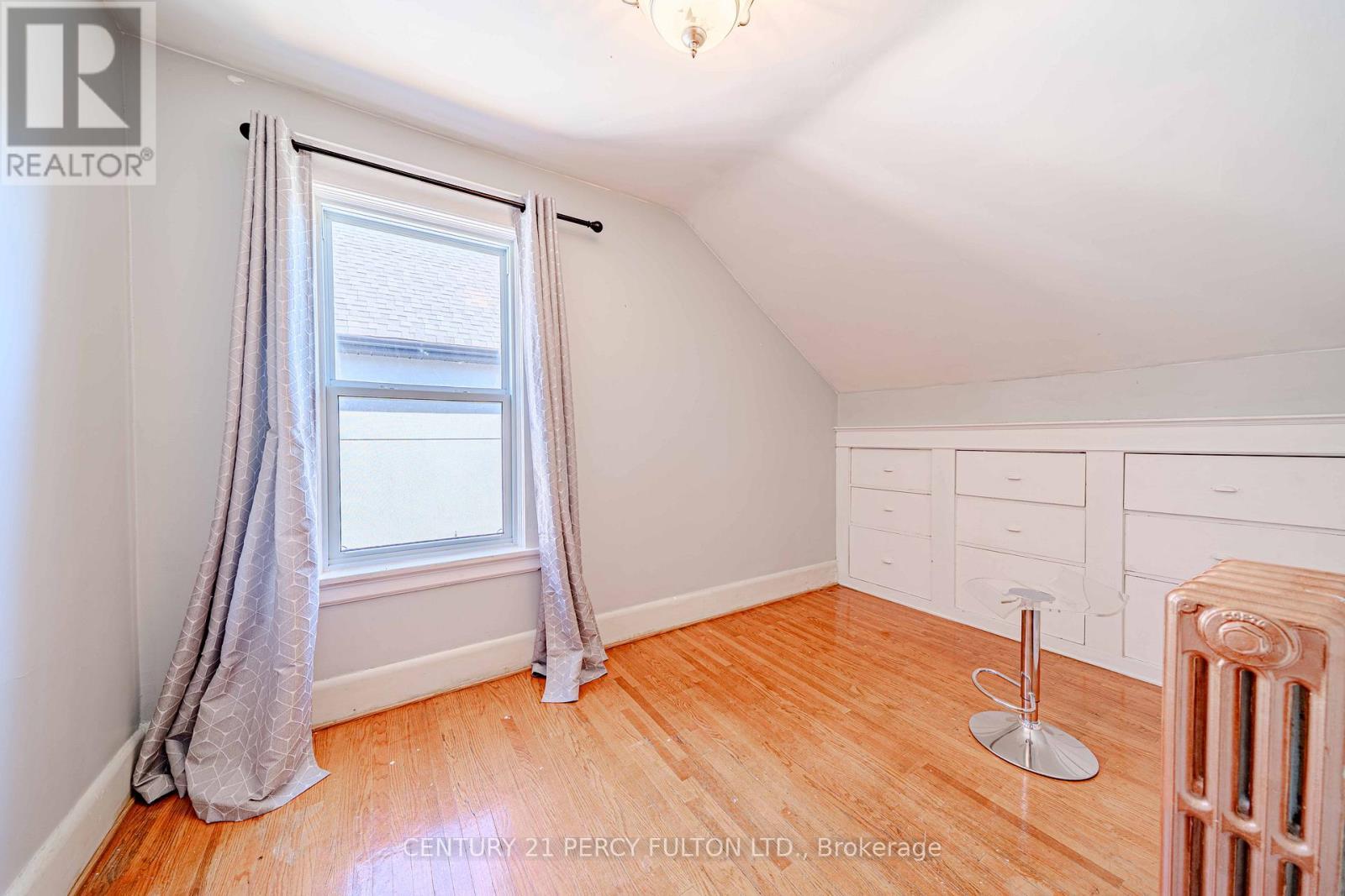 296 King St E - Fourth Bedroom - 296 King Street E, Oshawa, ON - Indoor Photo Showing Other Room
