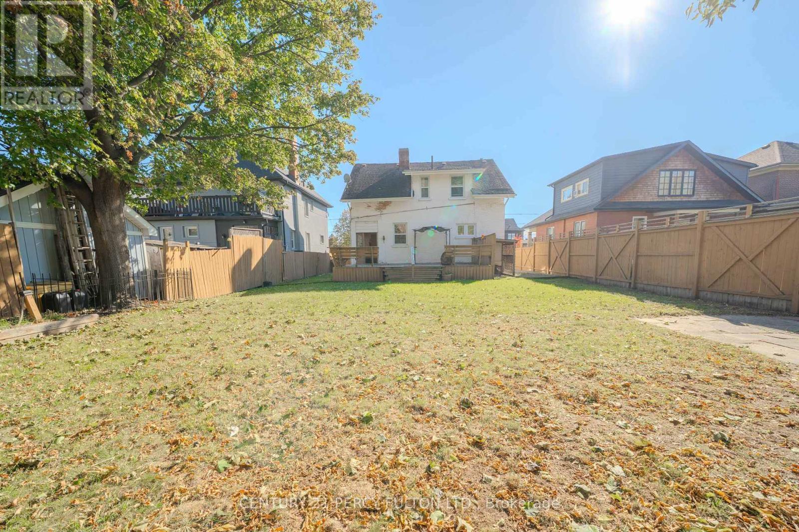 296 King St E- backyard - 296 King Street E, Oshawa, ON - Outdoor